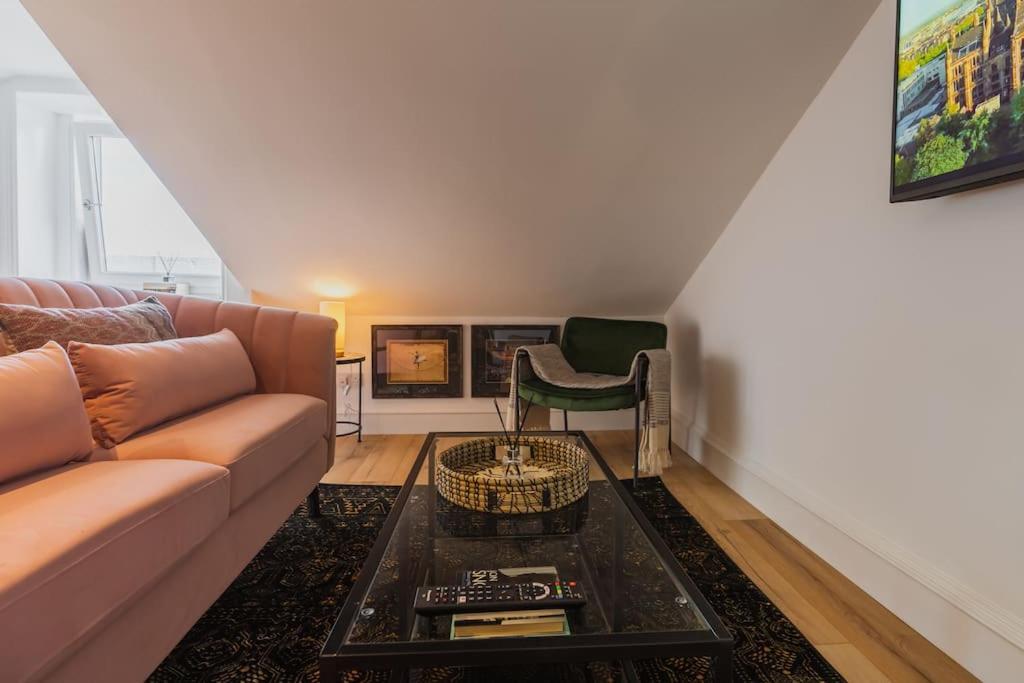 The West End Loft - 5* Retreat - Private Parking! Daire Glasgow Dış mekan fotoğraf